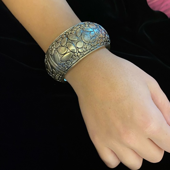 Two Silver tone Bracelets - Picture 4 of 7